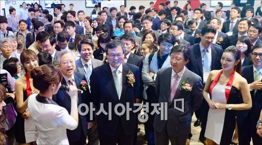 [포토]최문기 미래창조과학부 장관, 2013 월드 IT쇼 참석