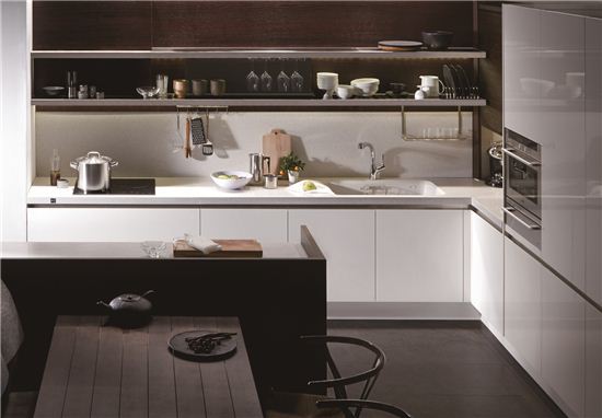 한샘, 40평형대 고급부엌 '바흐화이트' 출시