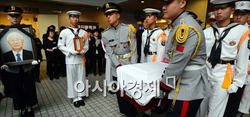 [포토]남덕우 전 총리 발인식, 차분함 속에서