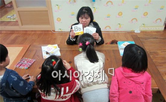 장흥 어린이, 영어공부 어렵지 않아요!