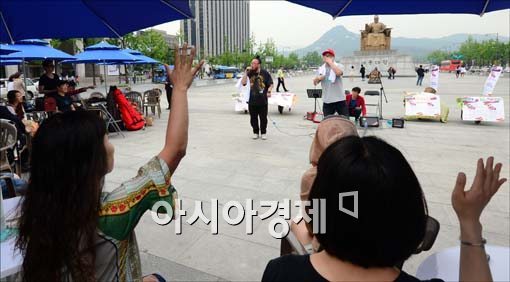 [포토]광화문에 뜬 거리악사들