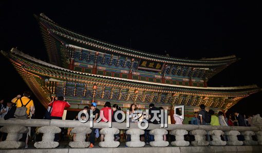 [포토]경복궁에서 행복한 저녁 나들이 