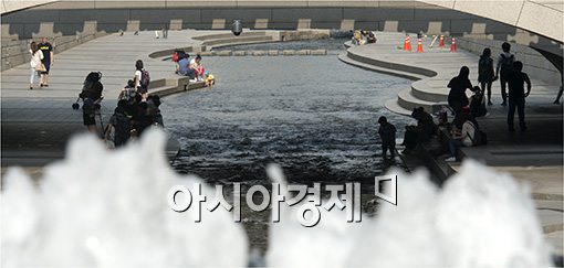 [포토]'더위 피해, 그늘로~, 그늘로~'