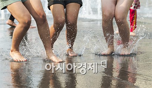 [포토]'여름엔 맨발로~'