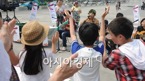 [포토]즐거운 음악에 박수가 절로 