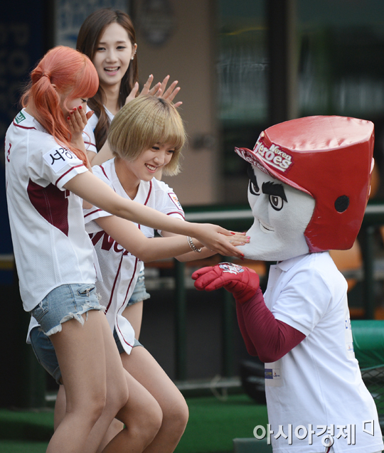 [포토] 헬로비너스 '턱돌이 턱이 살아있네~'