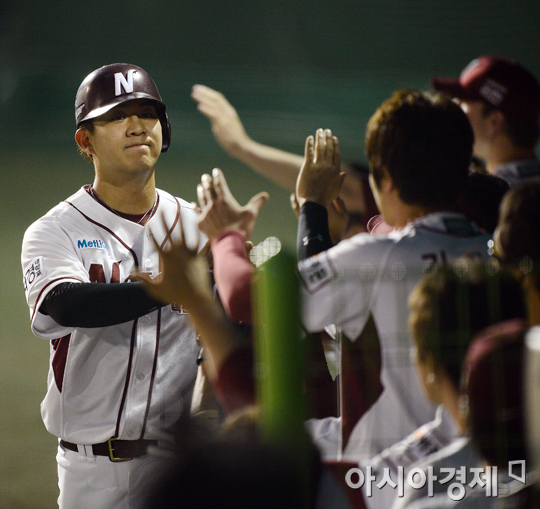 [포토] 홈인하는 김민성 '추격이다!'