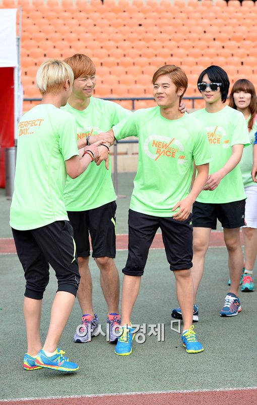 [포토]제아파이브 '동준 납치 중(?)'