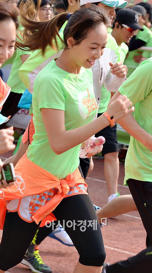 [포토]빅토리아 '머릿결 휘날리며'