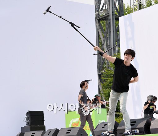 [포토]장기하 '격이 다른 퍼포먼스'