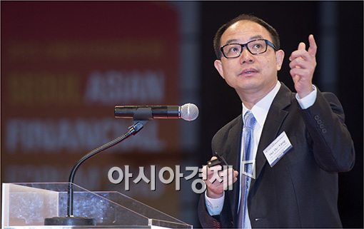 [포토]'2013 서울아시아금융포럼' 기조 연설하는 오양후이 학장