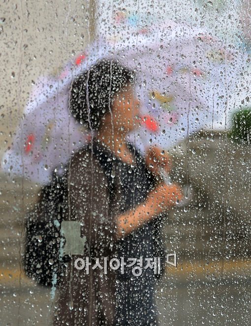 [포토]내일도 우산 챙기세요 