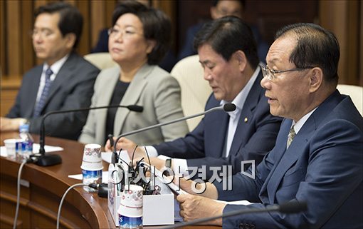 [포토]모두 발언하는 황우여 대표