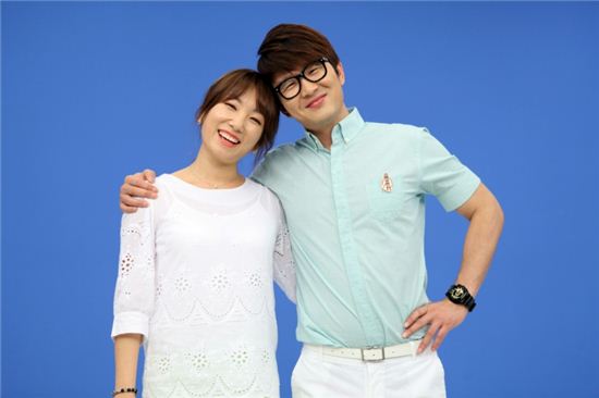 현대홈, 윤형빈·정경미 부부쇼 대박 행진