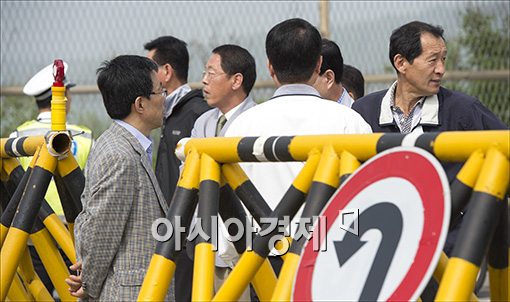 [포토]"이대로 그냥 돌아가야하나···"