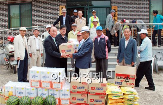 농협곡성군지부, 노인정에서 자원봉사 캠페인 펼쳐