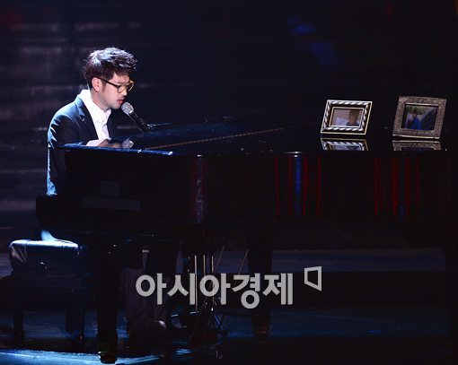 [포토]'꿀성대' 윤성기, 그가 전하는 '기억의 습작'