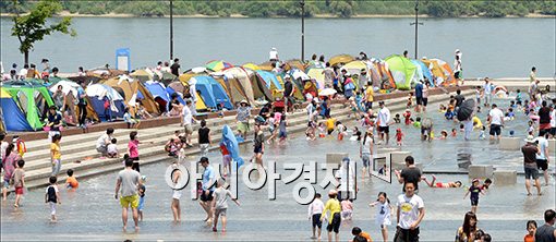 [포토]"수영장이야?, 공원이야?"
