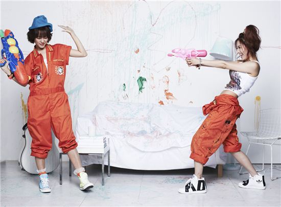 레인보우, 컴백 하루 전 '물총싸움' 사진 공개…기대감 'UP'