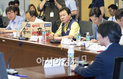 [포토]'을'살리기 간담회 참석한 안철수