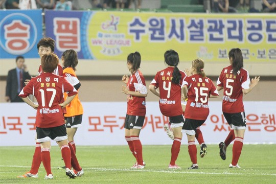 WK리그 올스타전 4-4 무승부…김나래 MVP