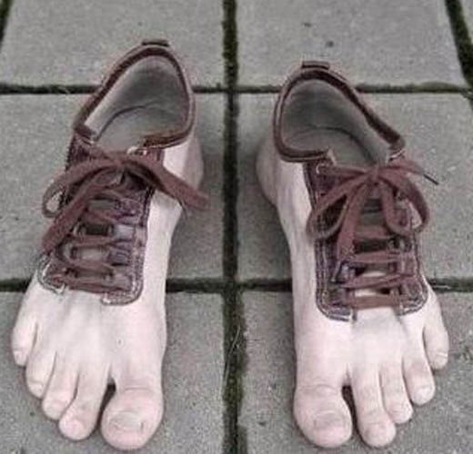 ▲ 거인 되는 신발(출처: 온라인 커뮤니티) 