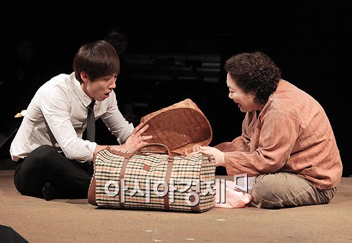 [포토]백성현-양희경, 연극 '순이삼촌'으로 함께 호흡!