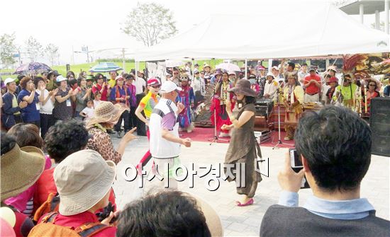 순천정원박람회장 외국 거리 공연, 관람객들 큰 호응