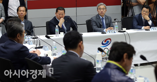 [포토] 동계 스포츠의 목소리 듣는 유진룡 장관