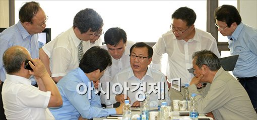 [포토]분주한 개성공단 입주 기업인들