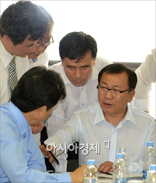 [포토]'일단 한숨 돌리네~'