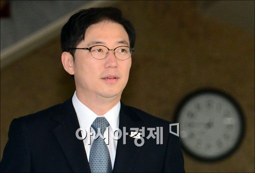 [포토]긴장된 모습으로