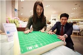 신세계百, 열대야 때문에 잠 설칠라..'기능성 침구' 인기