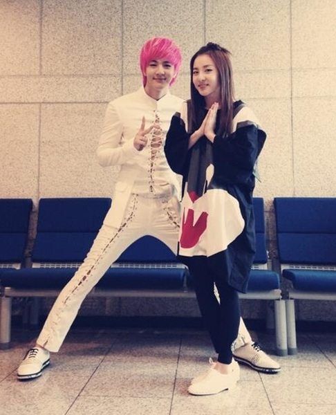 천둥 매너다리, 키 작은 산다라박 위한 '쩍벌 배려'