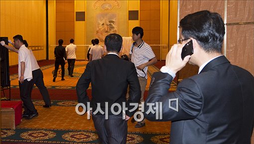 [포토]'분주한 남북당국회담장'