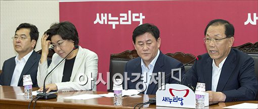 [포토]발언하는 황우여 새누리당 대표