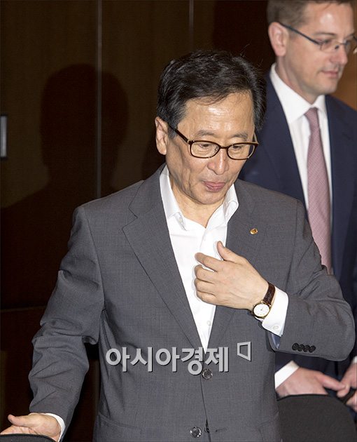 [포토]"나만 넥타이를 안 맸네"