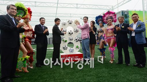 [포토]도심 속 풋살장 '올 인 풋살장' 개장 