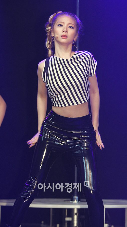 [포토]애프터스쿨 가은 '물오른 섹시 복근'