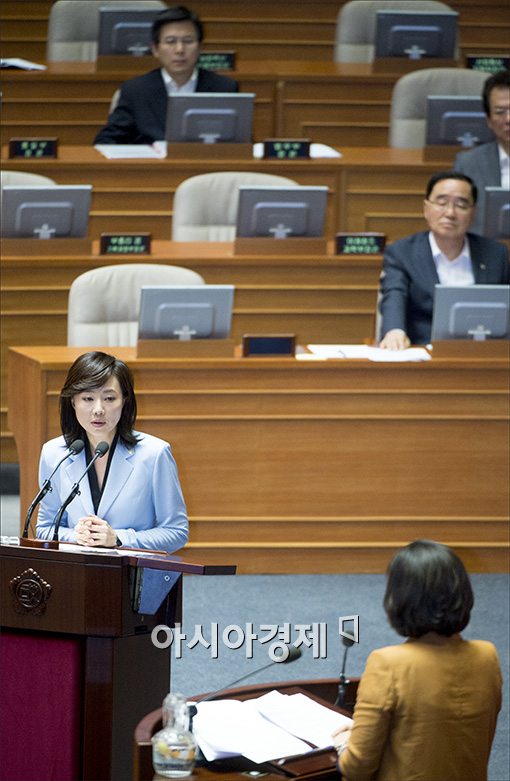 [포토]답변하는 조윤선 여가부 장관