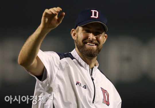 두산, 올슨 방출하고 핸킨스 영입