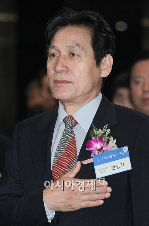 [포토]안성기, 세월이 느껴지는 주름