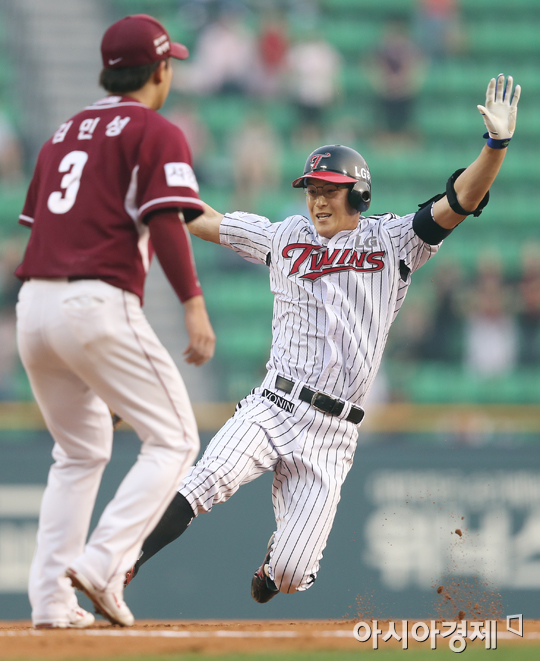 [포토] 적시 3루타 문선재 '만세를 불러라~'