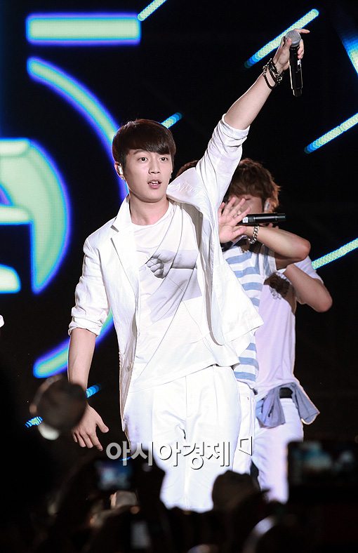 [포토]윤두준, 두배 커진 눈~ '뭘봤길래?'