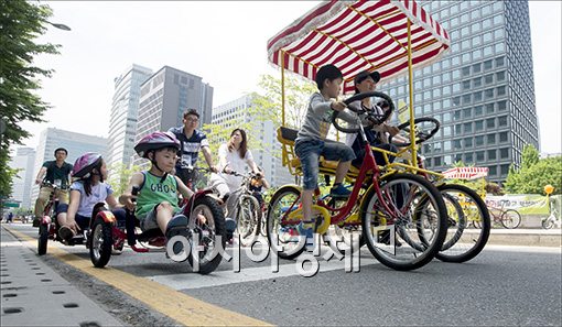 [포토]'자전거 타고 청계천 투어'