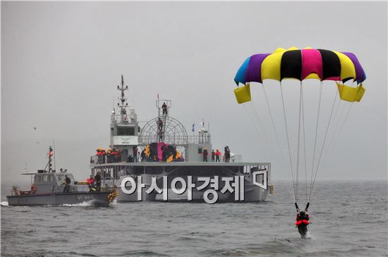 살아서 돌아와라... 공군조종사 생환훈련