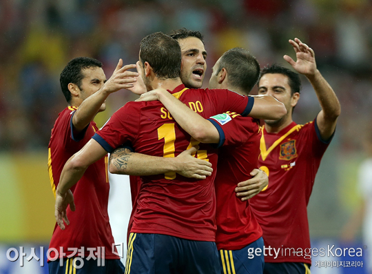 스페인·우루과이, 컨페드레이션스컵 4강 합류 