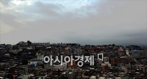 [포토]자욱히 먹구름 낀 서울 도심