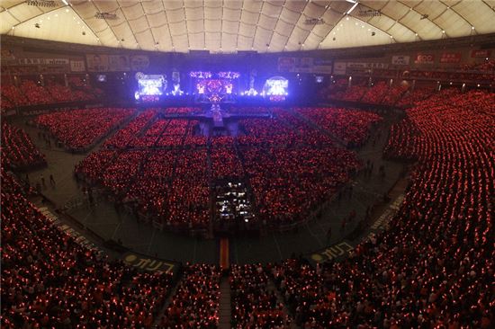 동방신기, 日 5대 돔 투어 '성료'… 한류 '새 역사' 썼다