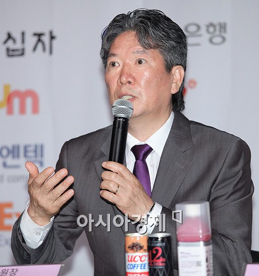 [포토]김영빈 집행위원장 "우중영화산책 많은 관심 가져달라"